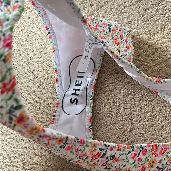 SHEIN White and Pink Floral Bikini Set - Picture 4 of 5